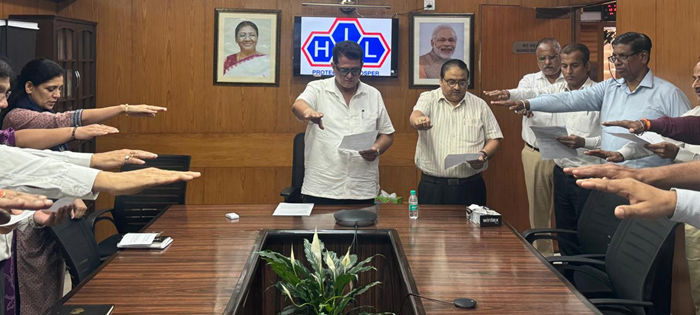 HIL Board & employees pledge against drug abuse